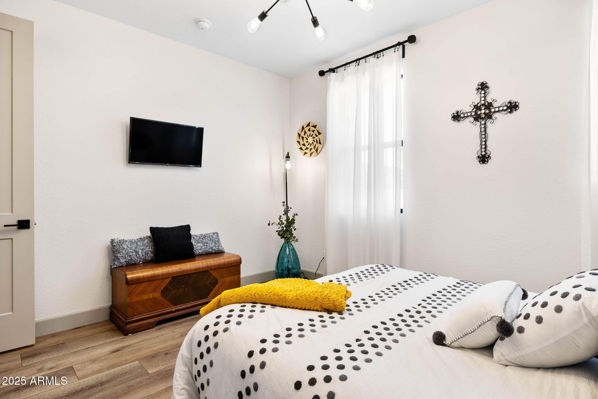 4876 North Yorkshire Loop Prescott Valley, AZ 86314 - Photo 24 of 47 a bedroom with a bed and flat screen tv