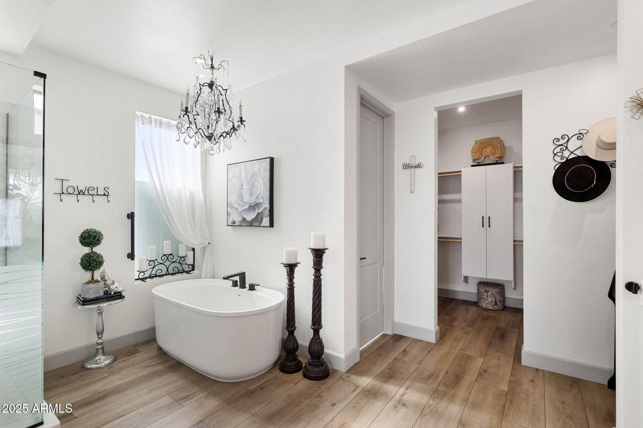 4876 North Yorkshire Loop Prescott Valley, AZ 86314 - Photo 30 of 47 a view of a bathroom with a bathtub and shower