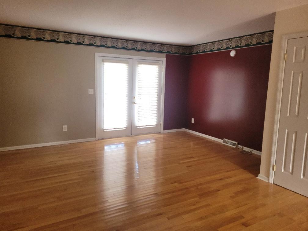 110 Colt Lane, Unit 4 Johnson City, TN 37601 - Photo 3 of 14 COLT LIV RM 2