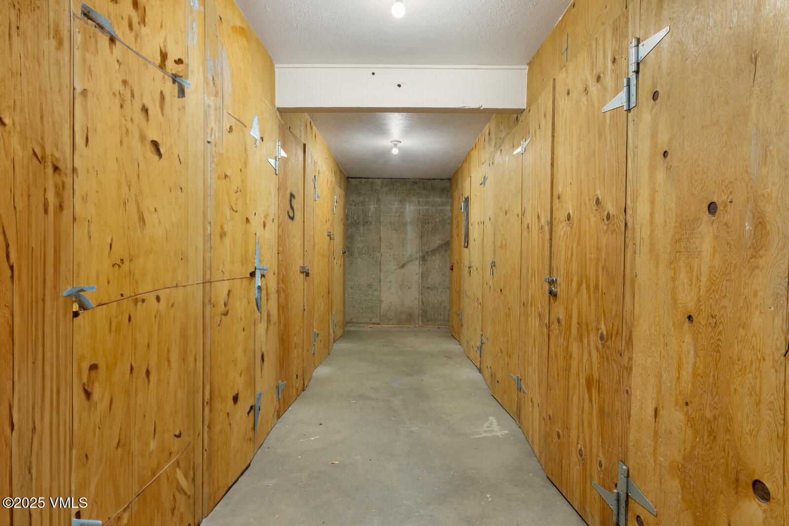 2059 Chamonix Lane, Unit 9 Vail, CO 81657 - Photo 25 of 25 Vail Heights 9 MLS-25