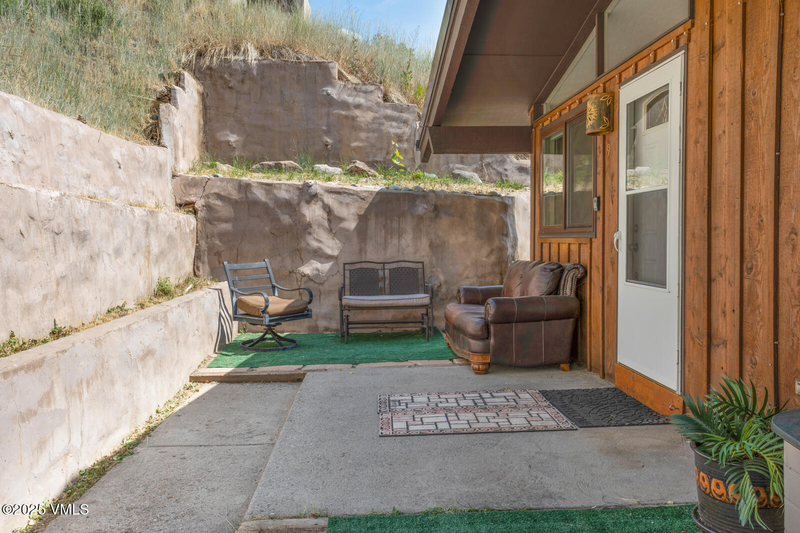 2059 Chamonix Lane, Unit 9 Vail, CO 81657 - Photo 3 of 25 Vail Heights 9 MLS-18