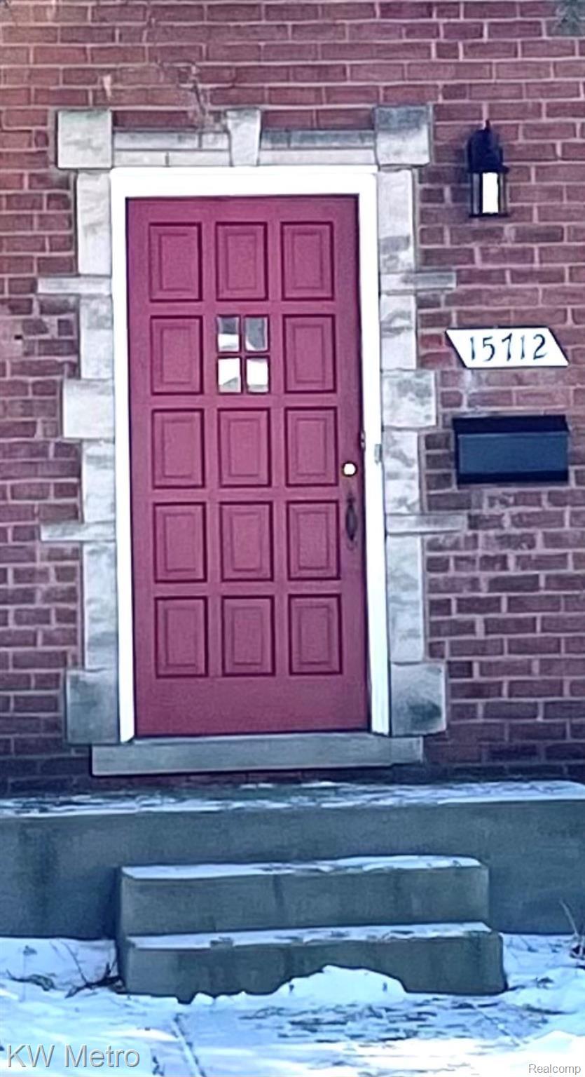 15712 Charles R Avenue Eastpointe, MI 48021 - Photo 3 of 29 IMG_3349.jpg