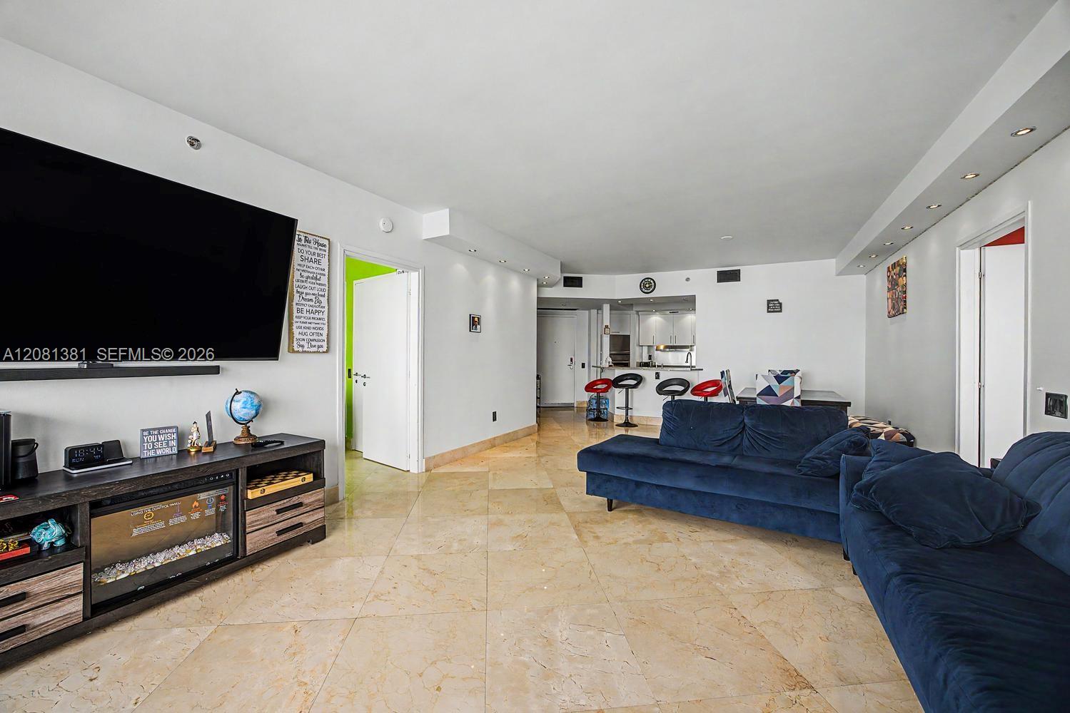 450 Alton Road, Unit 2406 Miami Beach, FL 33139 - Photo 3 of 31 Gallery Image 3