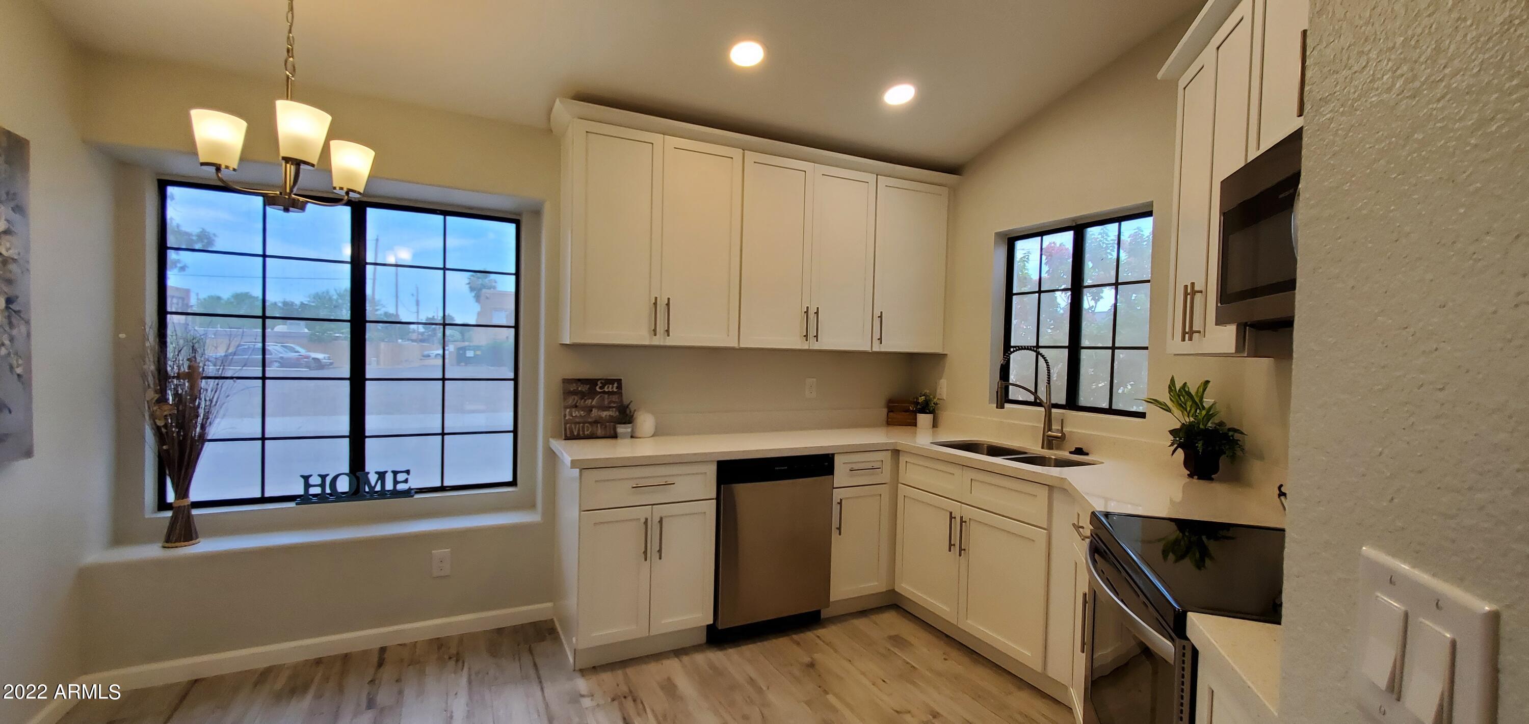 2048 West Bloomfield Road Phoenix, AZ 85029 - Photo 3 of 17 Kitchen
