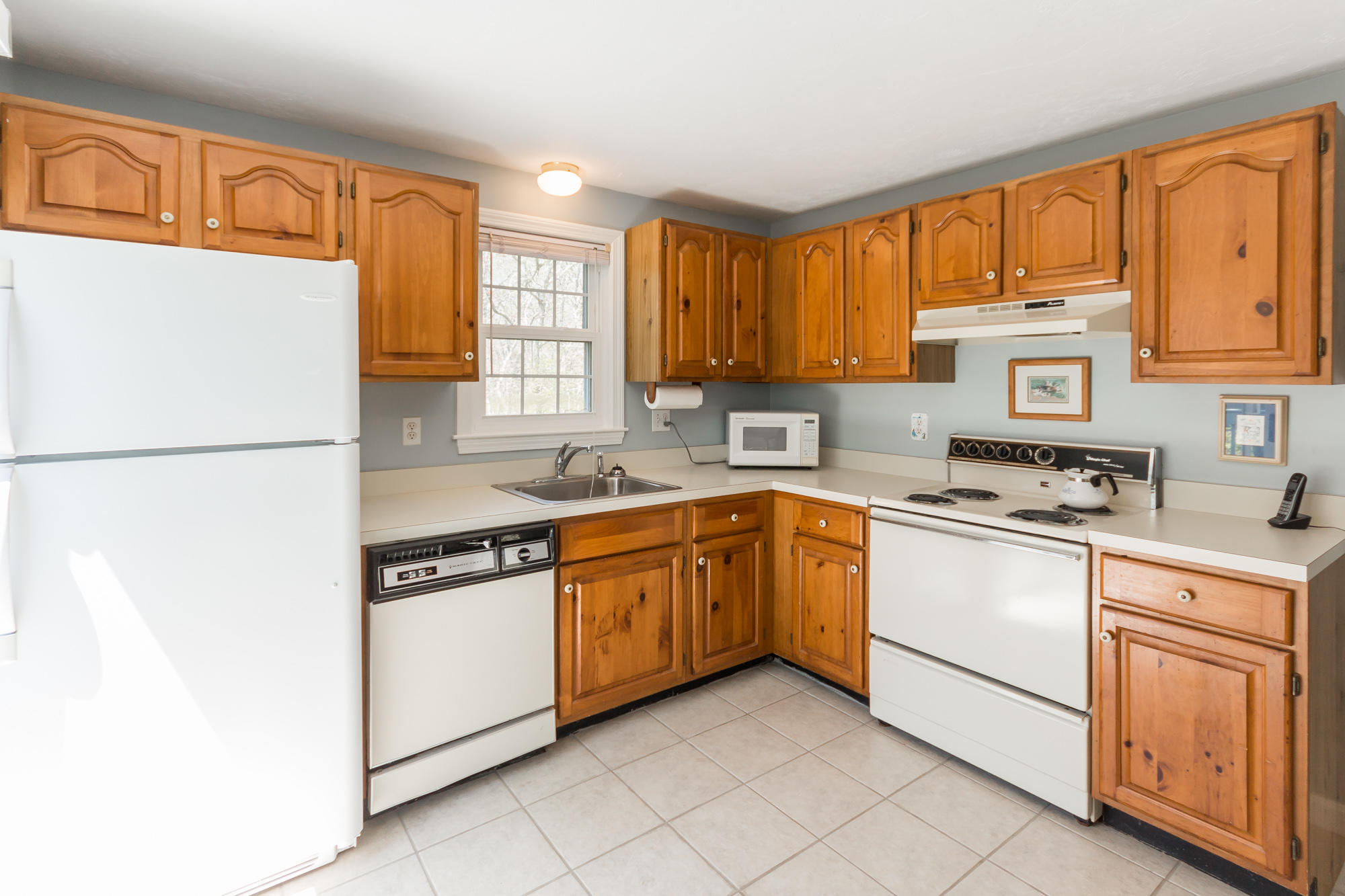 74 Saddle Club Road Edgartown, MA 02539 - Photo 6 of 18 kitchen