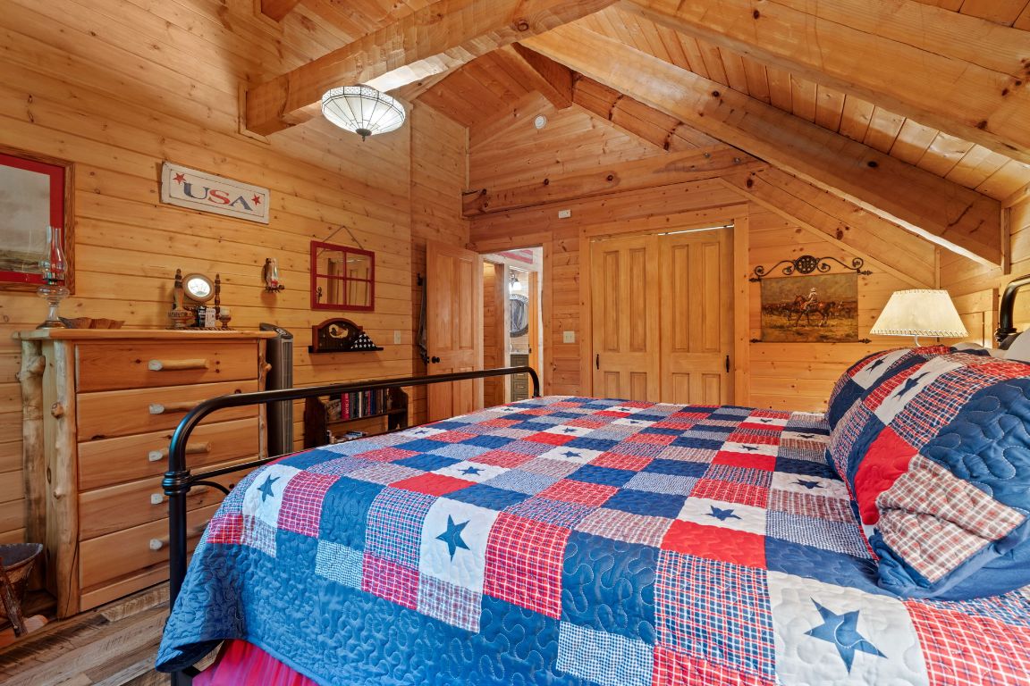 671 Walking Stick Road Highlands, NC 28741 - Photo 26 of 56 Guest room
