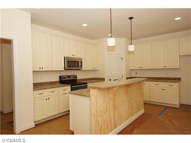10661 Courtney Road Glen Allen, VA 23060 - Photo 5 of 16 Gallery Image 5