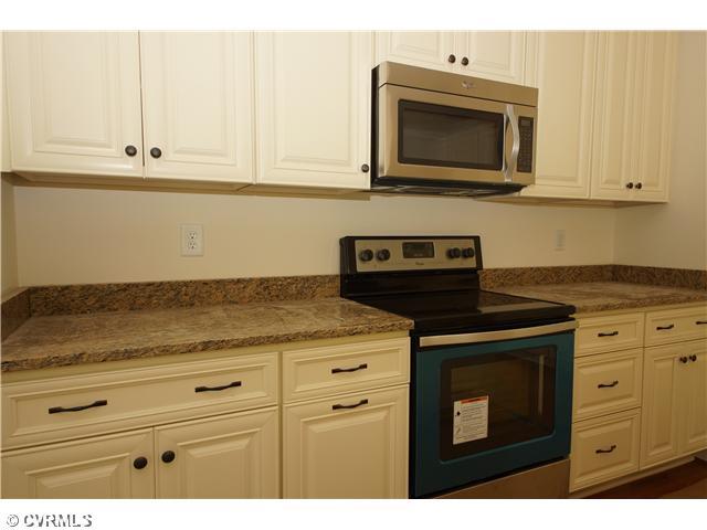 10661 Courtney Road Glen Allen, VA 23060 - Photo 7 of 16 Gallery Image 7