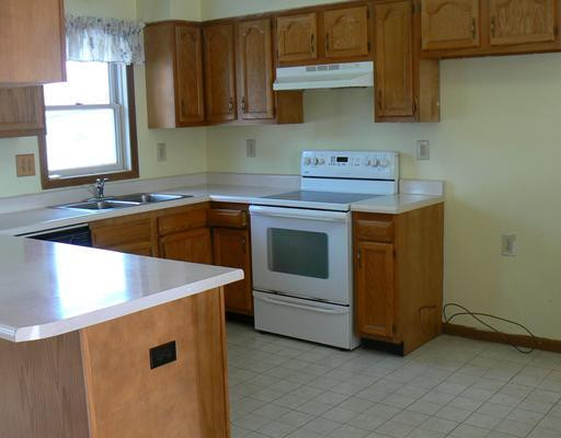 14237 Waterloo Road Chelsea, MI 48118 - Photo 3 of 10 Photo 3