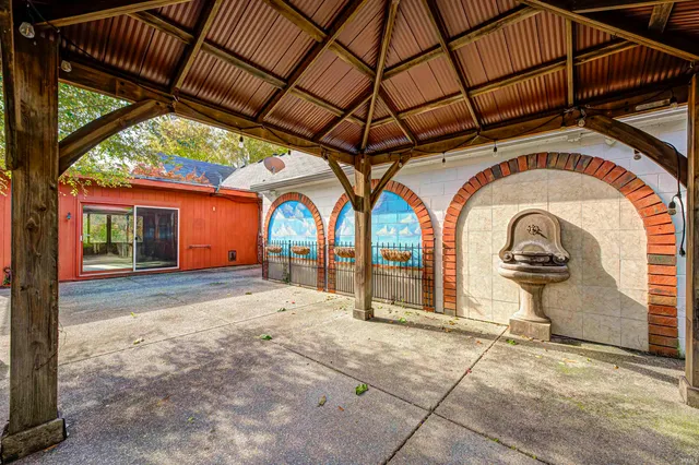 $679,000 | 6065 Gladden Drive, Indianapolis, IN 46220