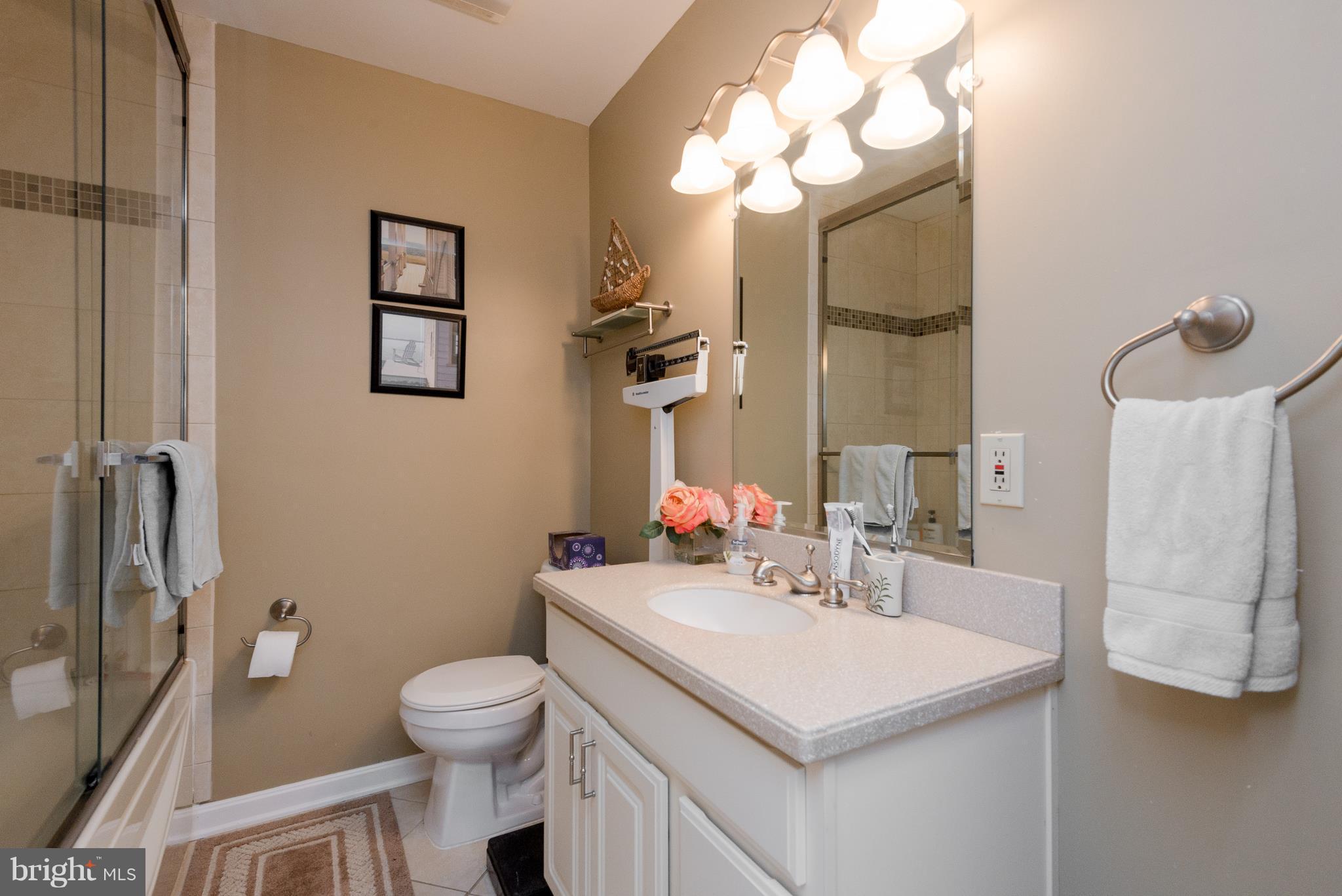 84 Old Solomons Island Road Lothian, MD 20711 - Photo 12 of 28 hall bath