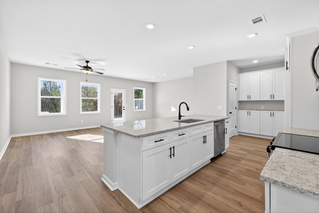 562 Madison Street, Unit 100 Commerce, GA 30529 - Photo 5 of 42