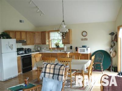 15121 Vans Road Fulton, IL 61252 - Photo 4 of 24