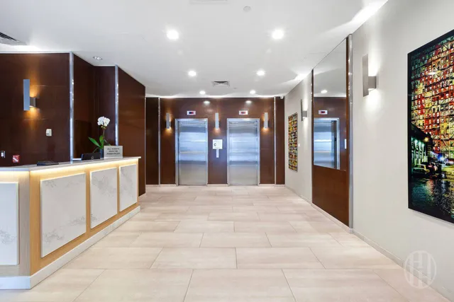 $1,195,000 | 520 West 23rd Street, Unit 2C | Chelsea