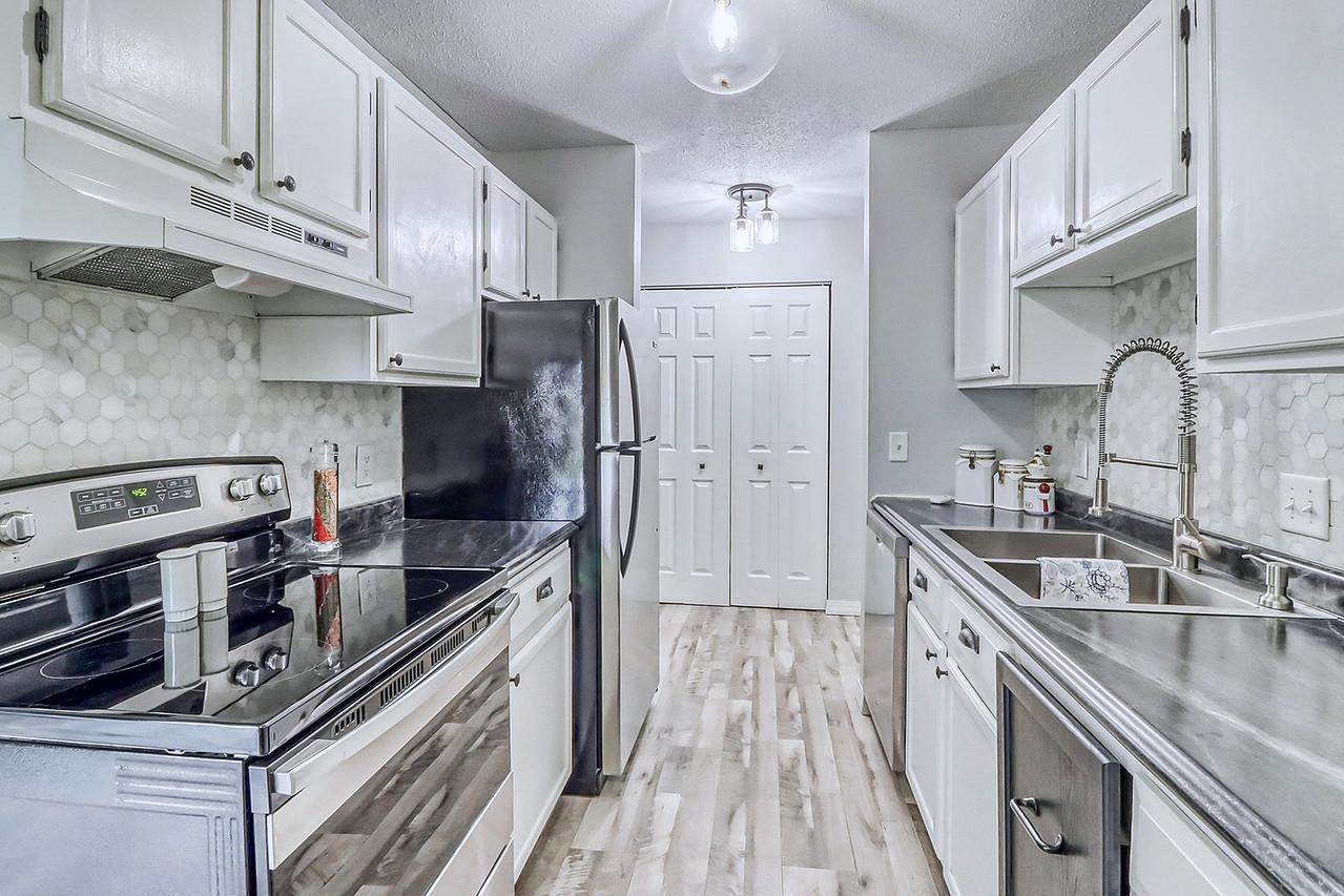 3407 Cherry Lane, Unit A2 Fargo, ND 58102 - Photo 3 of 22
