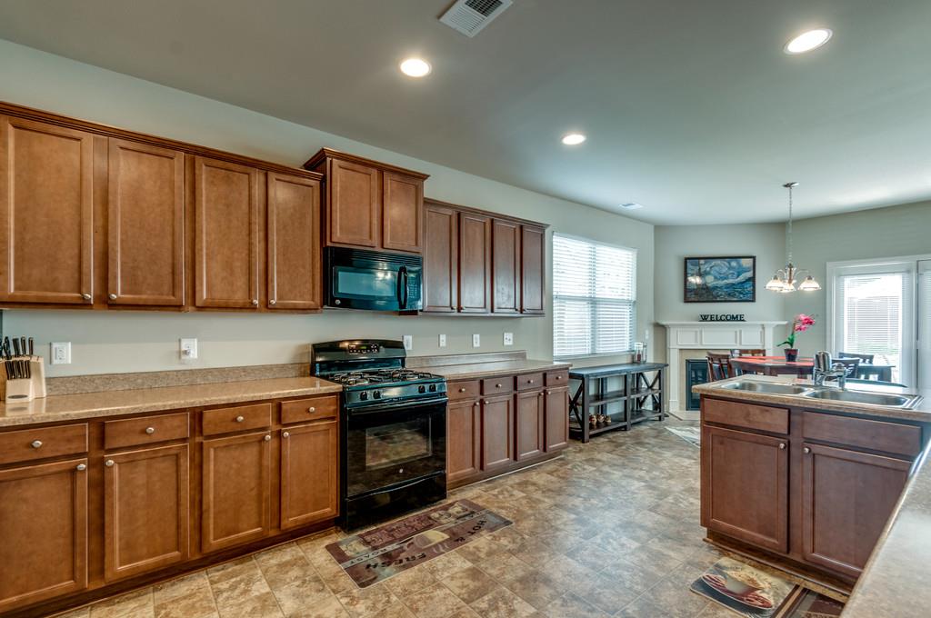 951 Morning Road Antioch, TN 37013 - Photo 21 of 30 Very large kitchen with just a year old appliances