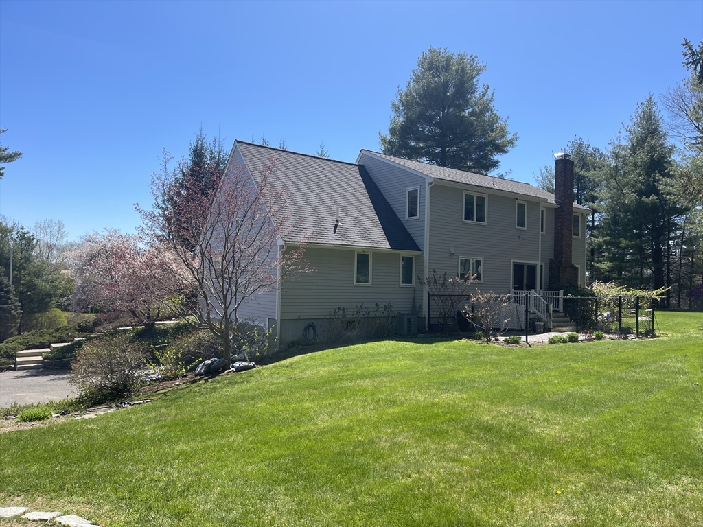 16 Bragg Road Foxboro, MA 02035 - Photo 3 of 38 Gallery Image 3