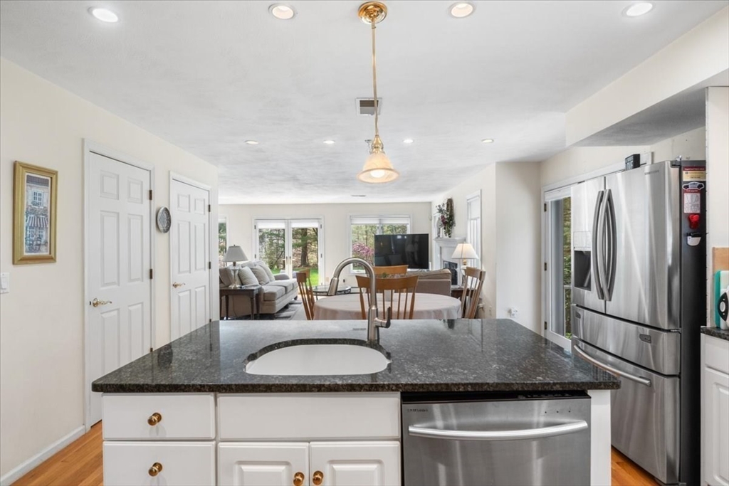 16 Bragg Road Foxboro, MA 02035 - Photo 8 of 38 Gallery Image 8