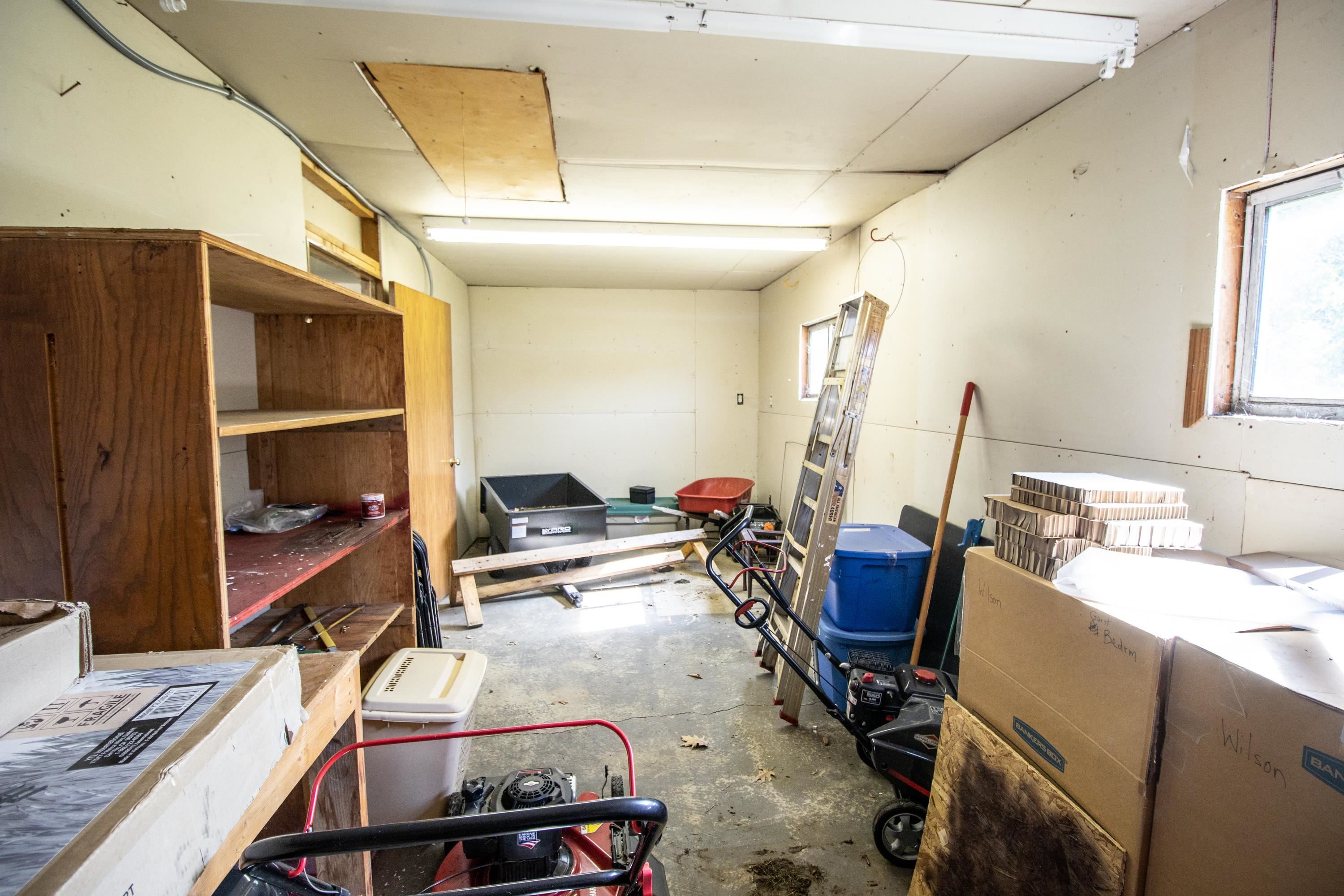 6387 North Belsay Road Flint, MI 48506 - Photo 32 of 36 50110086-31.JPG