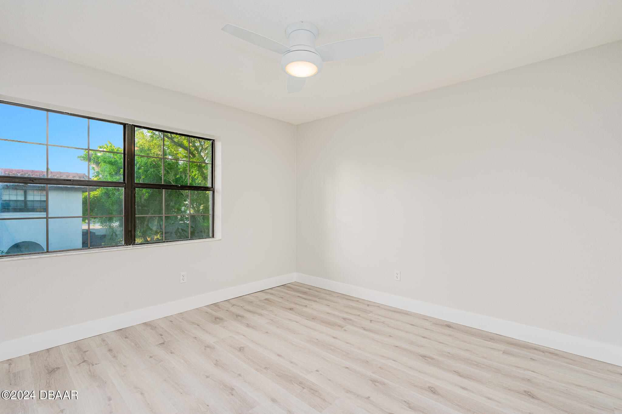 910 Big Tree Road, Unit 303 South Daytona, FL 32119 - Photo 28 of 53 27