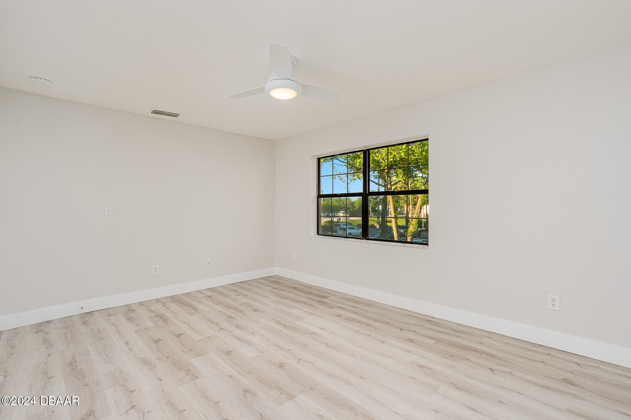 910 Big Tree Road, Unit 303 South Daytona, FL 32119 - Photo 32 of 53 31