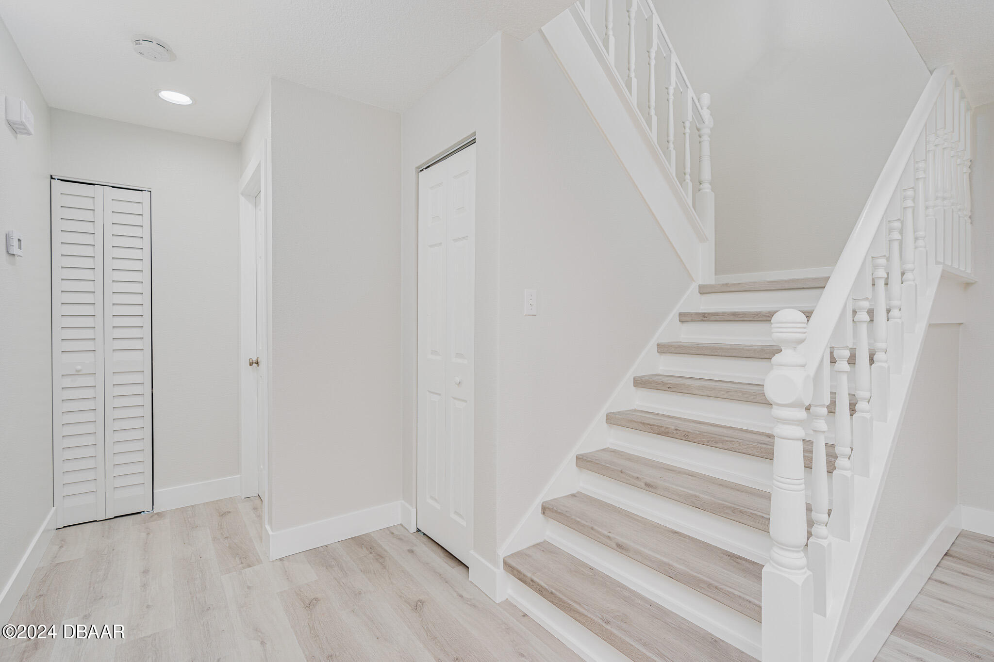 910 Big Tree Road, Unit 303 South Daytona, FL 32119 - Photo 8 of 53 07