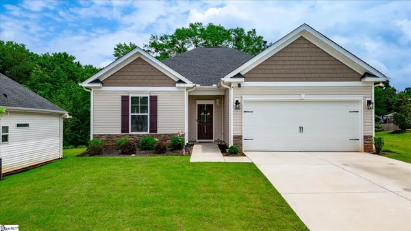$318,000 | 408 Oakton Drive, Greer, SC 29651