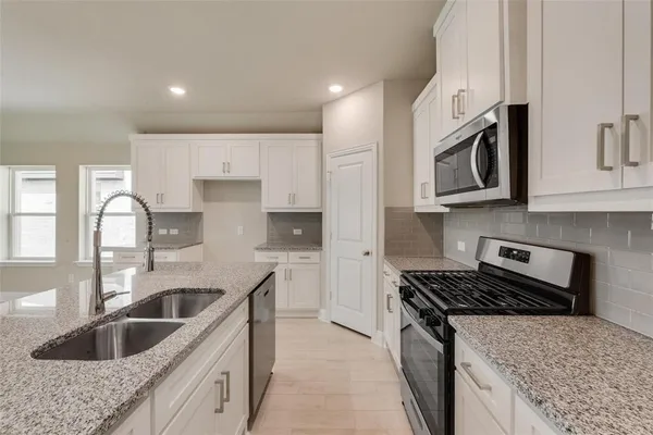 $1,950 | 3206 Ferrero Lane, Princeton, TX 75407