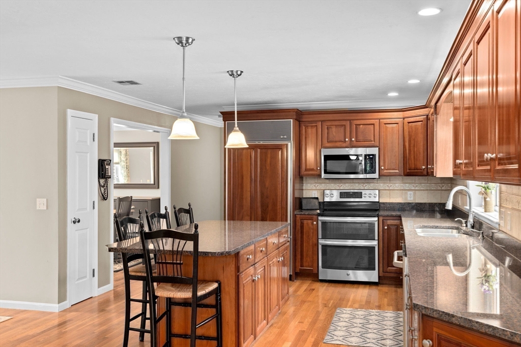 14 Hitching Post Road Lakeville, MA 02347 - Photo 6 of 42 Gallery Image 6