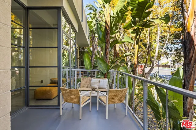 $1,175,000 | 1534 17th Street, Unit 102, Santa Monica, CA 90404