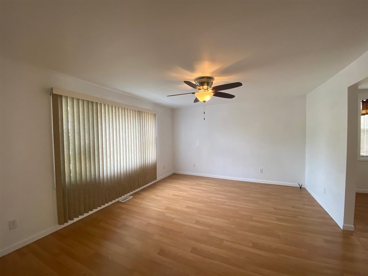 606 Howard Street Bay City, MI 48708 - Photo 3 of 19 Gallery Image 3