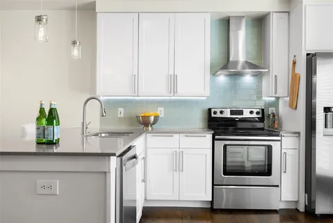 $430,000 | 3922 Gilbert Avenue, Unit 214, Dallas, TX 75219