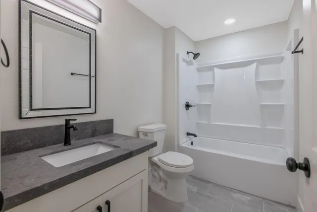 $224,200 | 12423 407th Avenue, Cutler, CA 93615