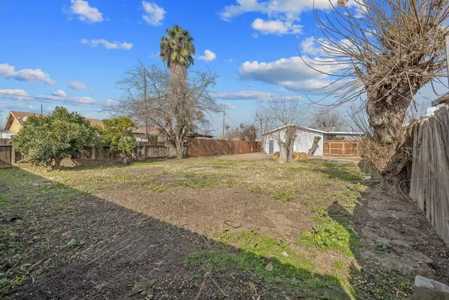 $224,200 | 12423 407th Avenue, Cutler, CA 93615