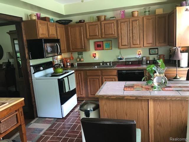 972 East Tienken Road Rochester, MI 48306 - Photo 19 of 34 unnamed (20).jpg