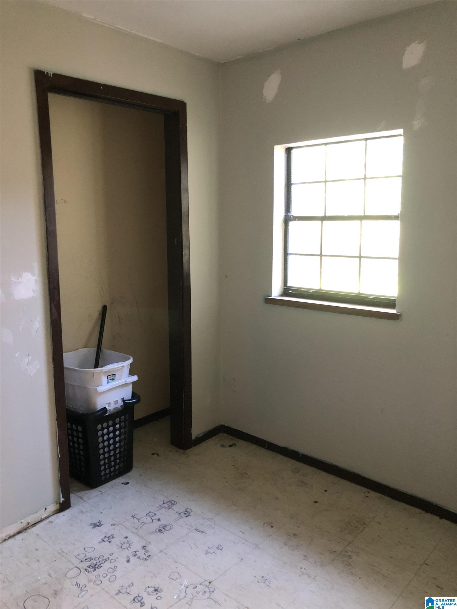 1116 Rayfield Drive Birmingham, AL 35228 - Photo 4 of 23