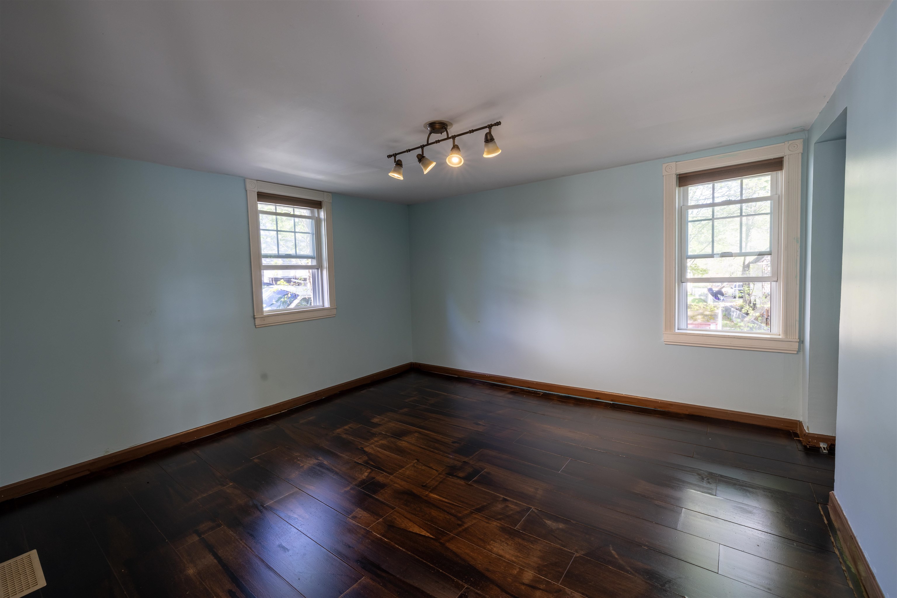 8 Old Manchester Road Raymond, NH 03077 - Photo 6 of 33 Gallery Image 6