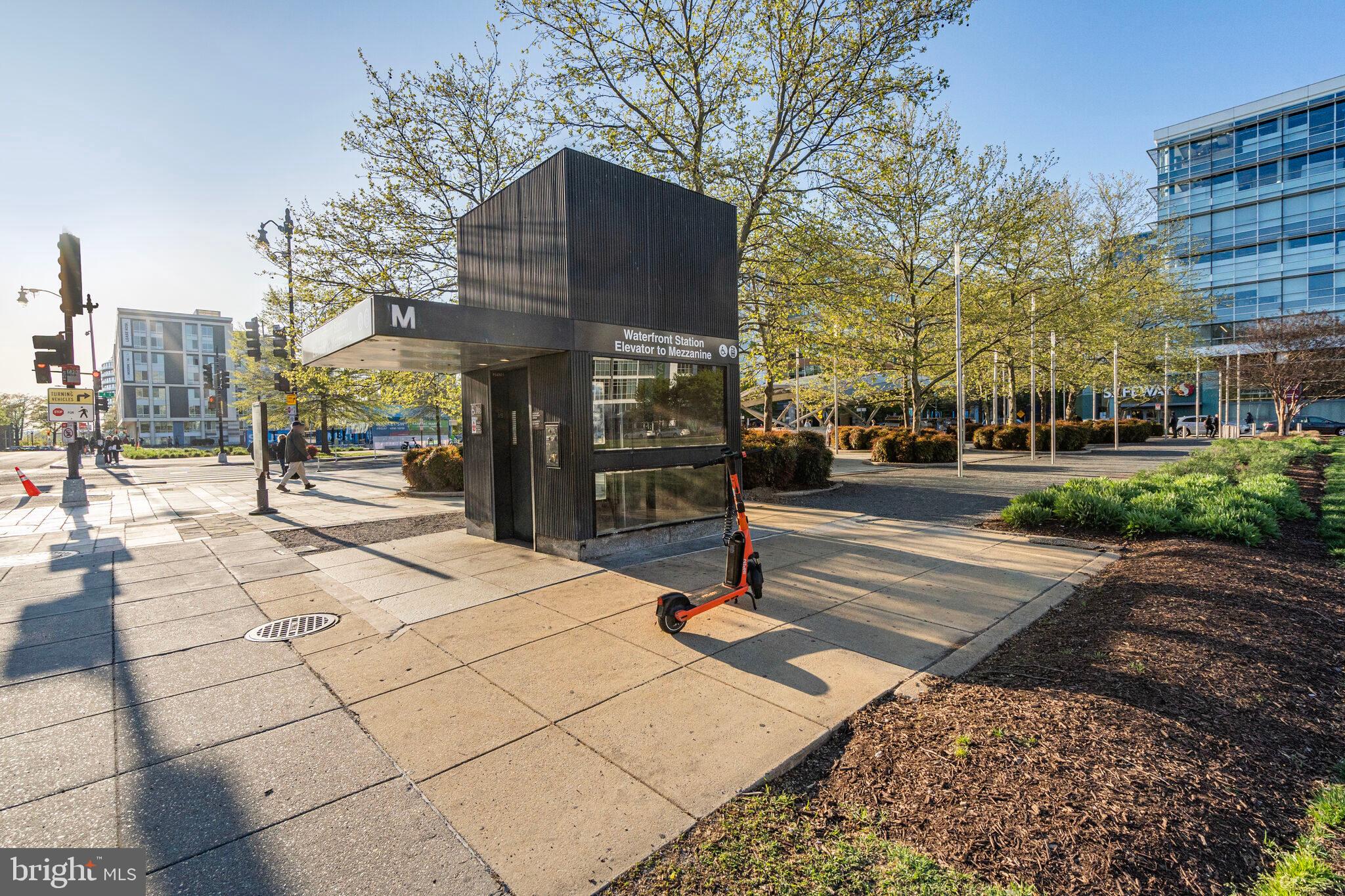 1301 Delaware Avenue Southwest, Unit N514 Washington, DC 20024 - Photo 28 of 44 a building with view of the street