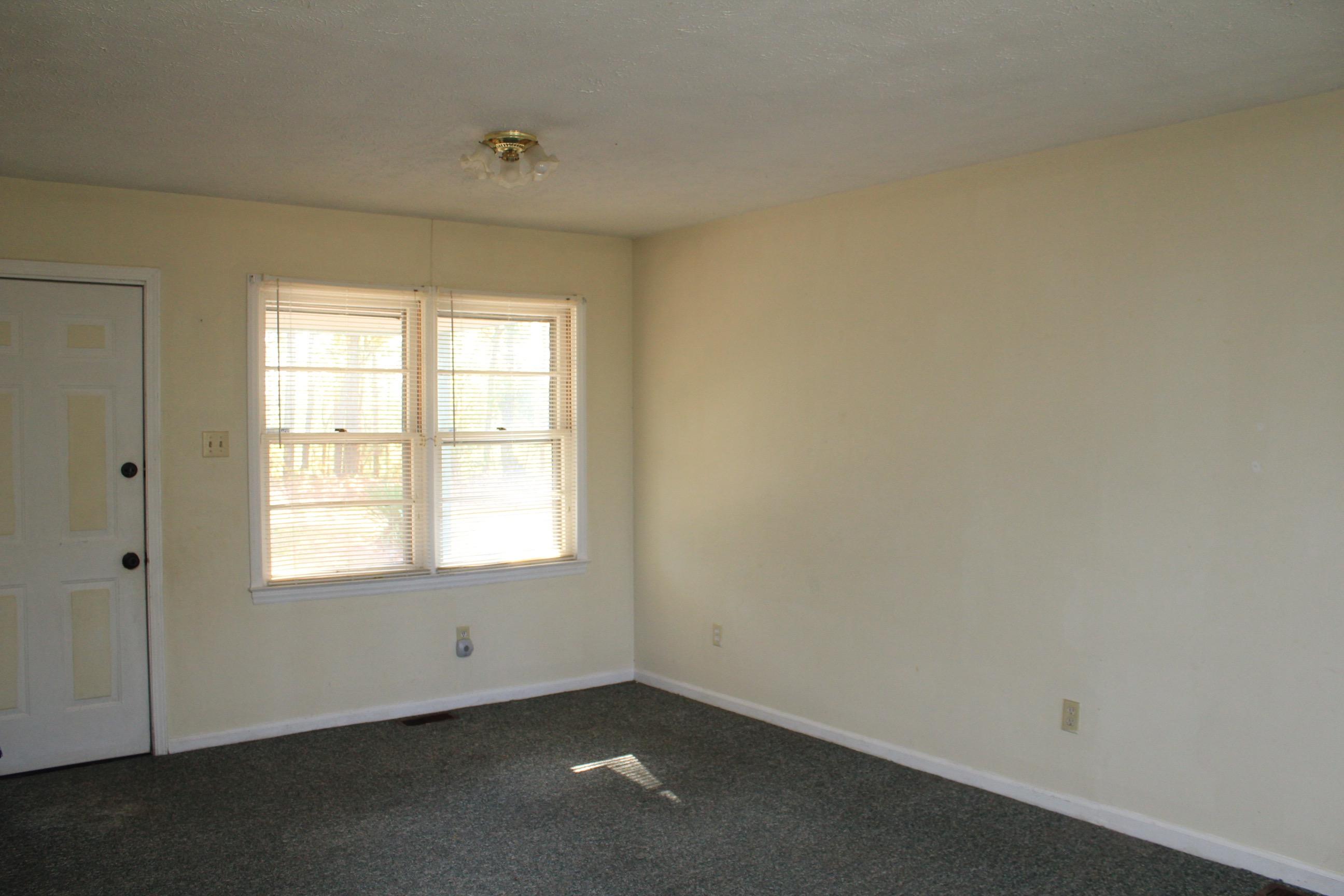 107 Pine Circle Rockingham, NC 28379 - Photo 3 of 10 Dining Area
