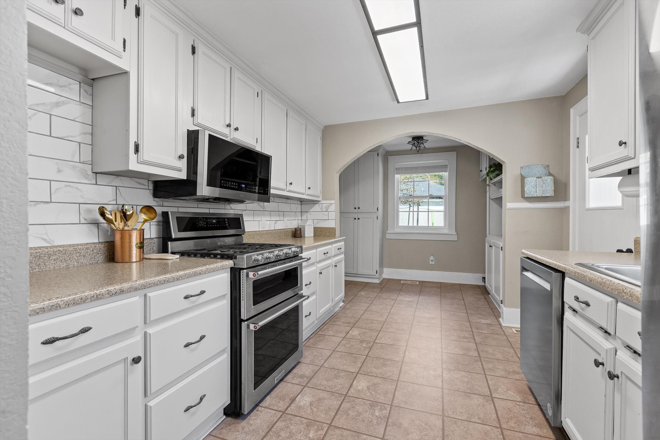1046 Givens Road Chattanooga, TN 37421 - Photo 17 of 52 Kitchen