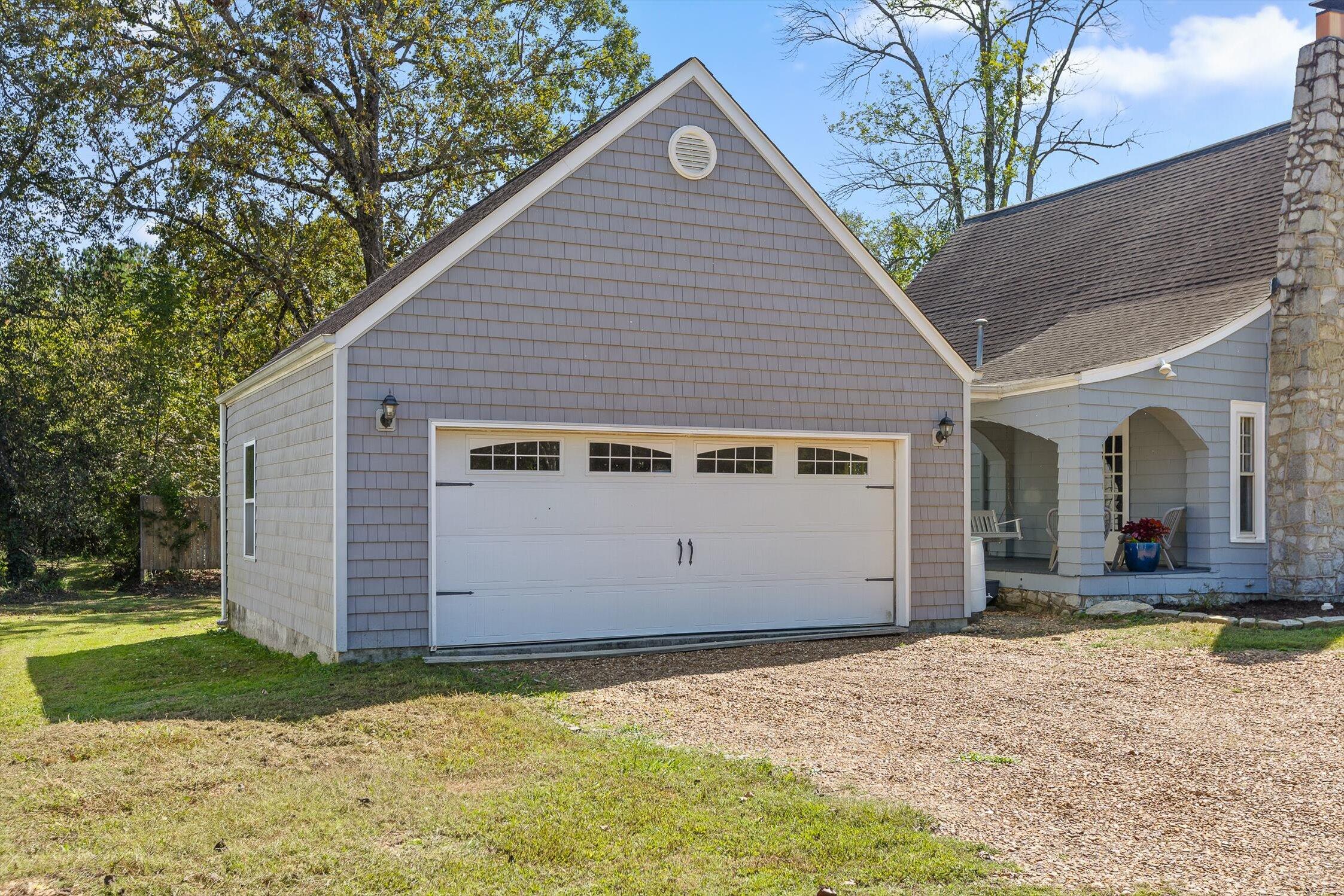 1046 Givens Road Chattanooga, TN 37421 - Photo 45 of 52 Garage