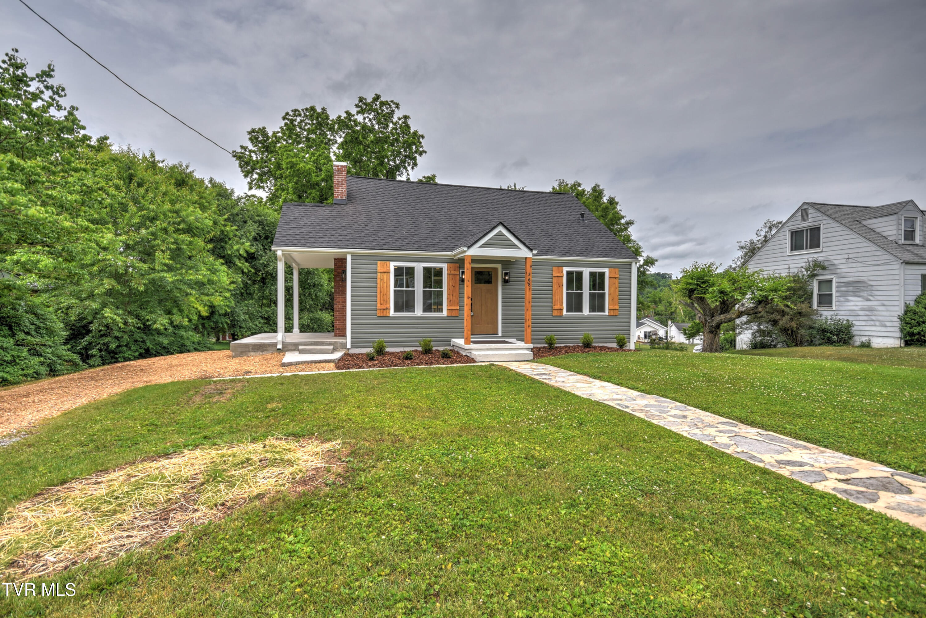 268 Cherokee Road Bristol, VA 24201 - Photo 3 of 43 2678 Cherokee DB-6