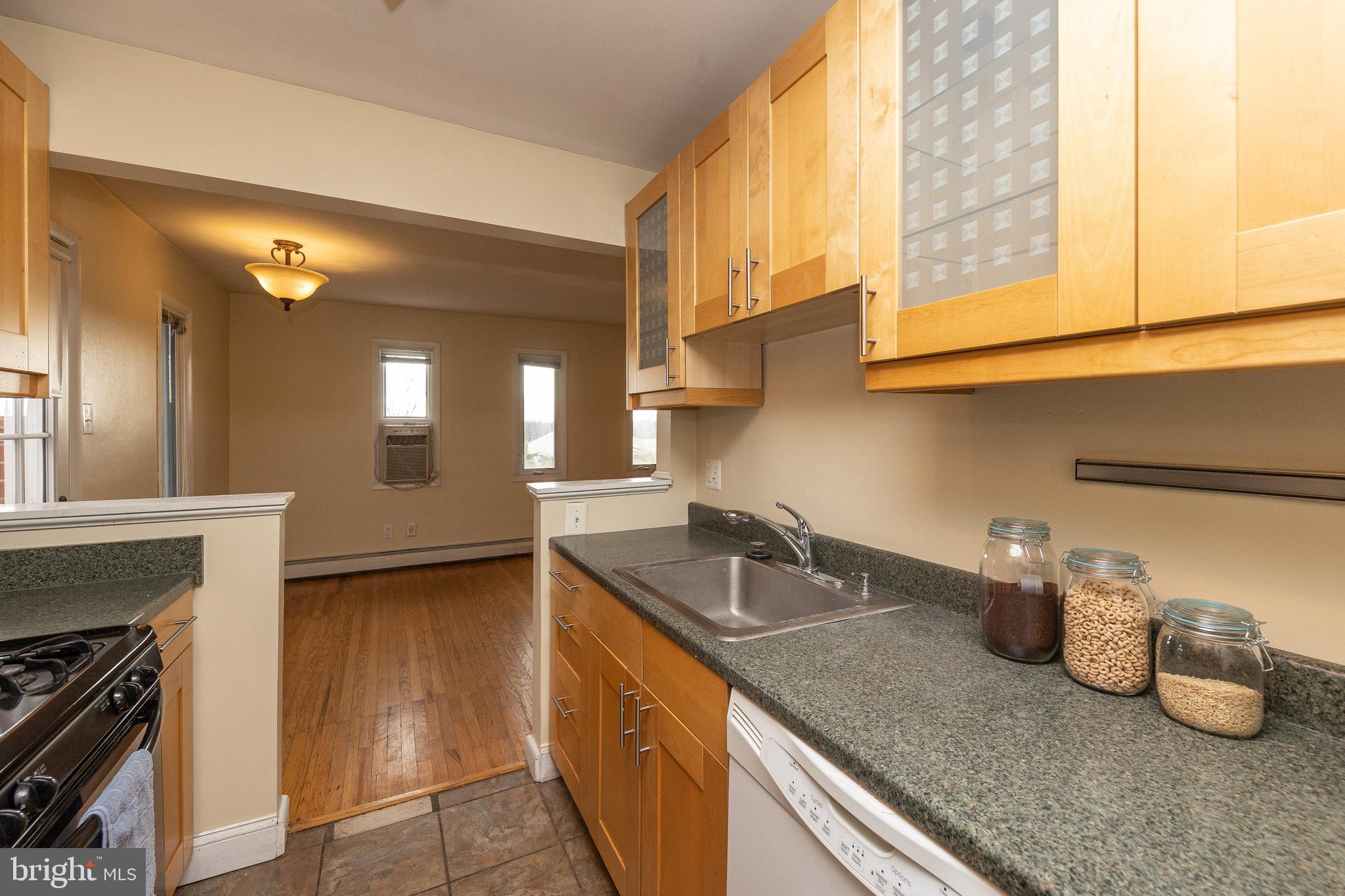 3608 Merrick Road Philadelphia, PA 19129 - Photo 10 of 31 Gallery Image 10