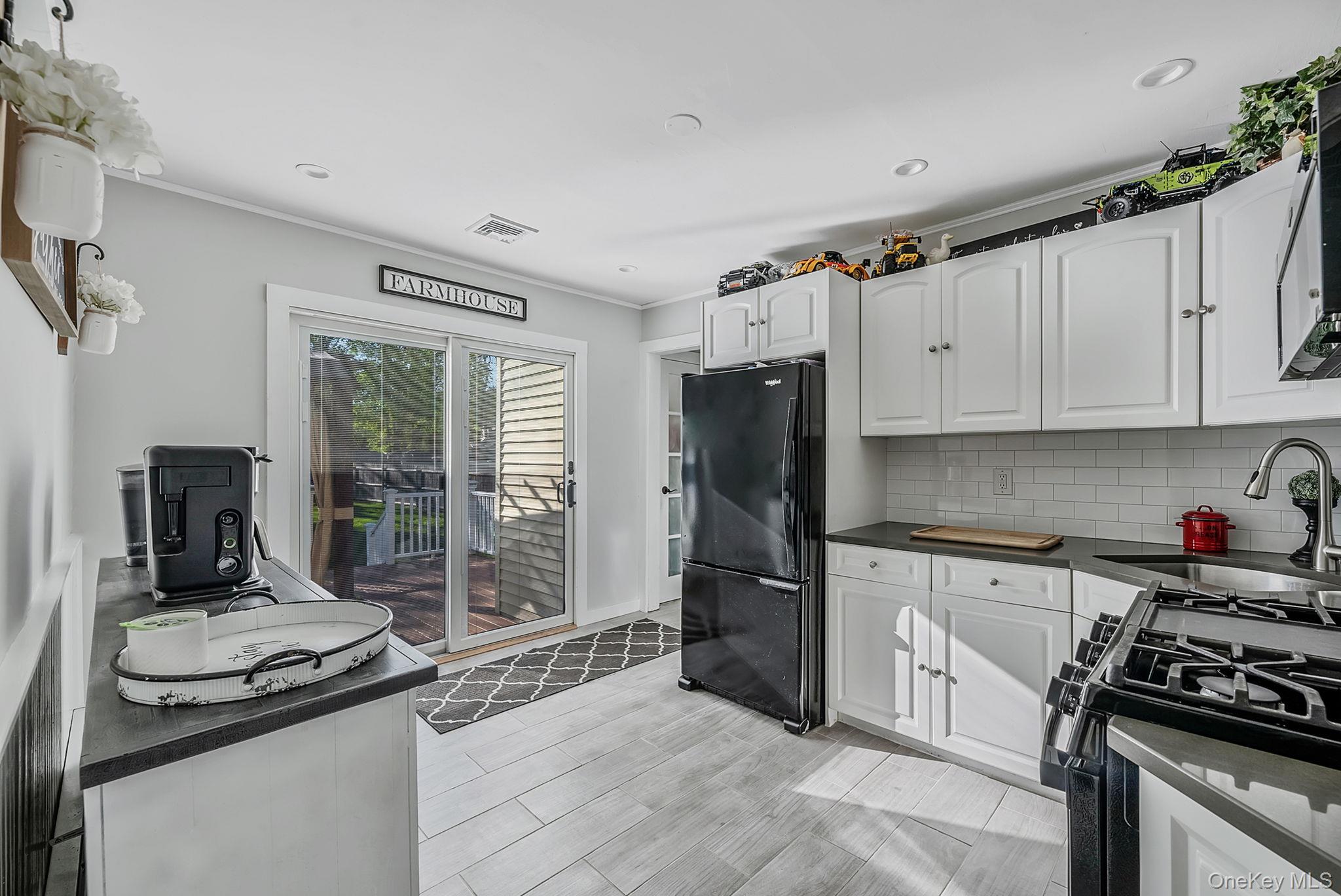 66 Hedge Road East Patchogue, NY 11772 - Photo 29 of 32