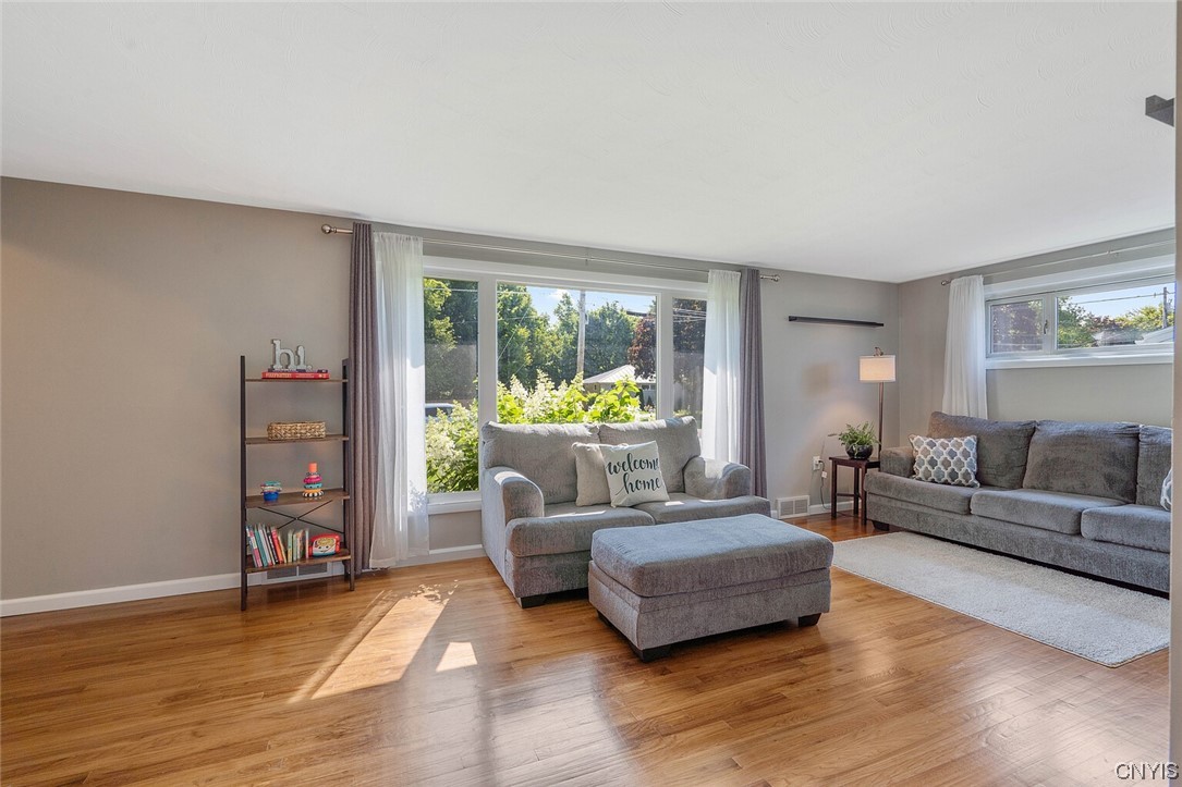 47 Macarthur Road Lysander, NY 13027 - Photo 11 of 34