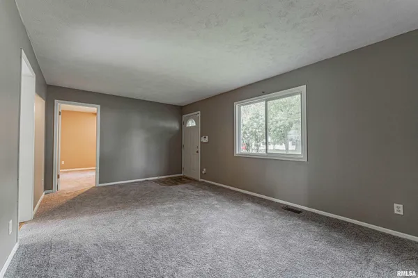 $125,000 | 205 Palmer Avenue, Lincoln, IL 62656