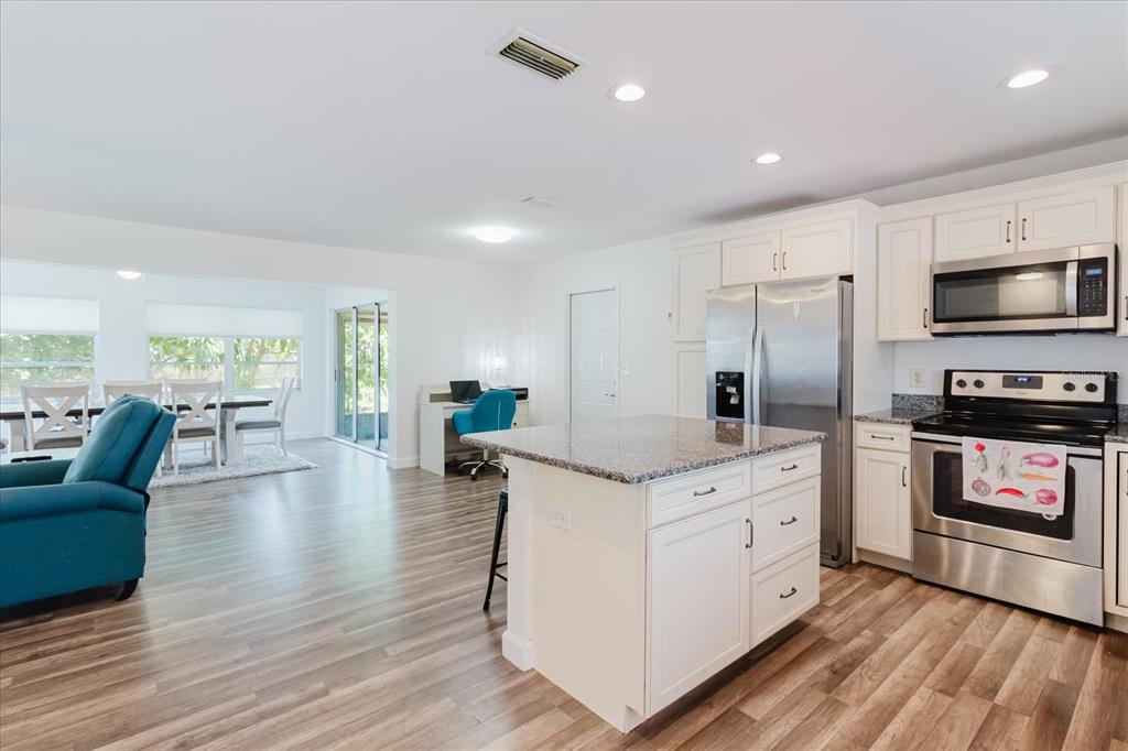 2032 West Ridge Drive Clearwater, FL 33763 - Photo 16 of 72