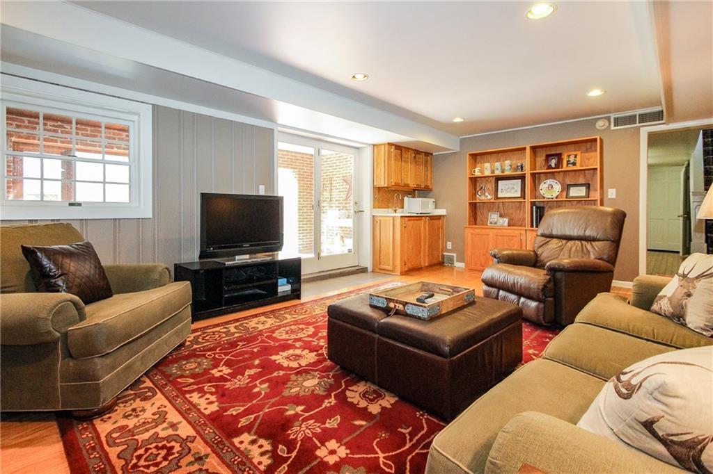 725 Valleyview Road Pittsburgh, PA 15243 - Photo 22 of 25 Gallery Image 22