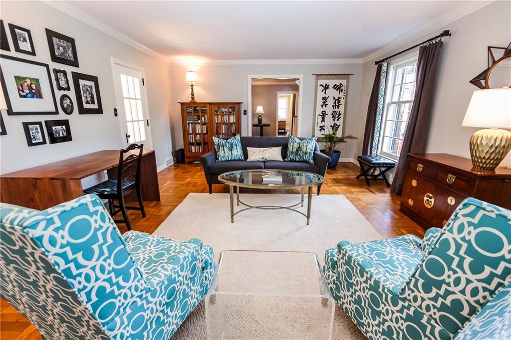 725 Valleyview Road Pittsburgh, PA 15243 - Photo 4 of 25 Gallery Image 4