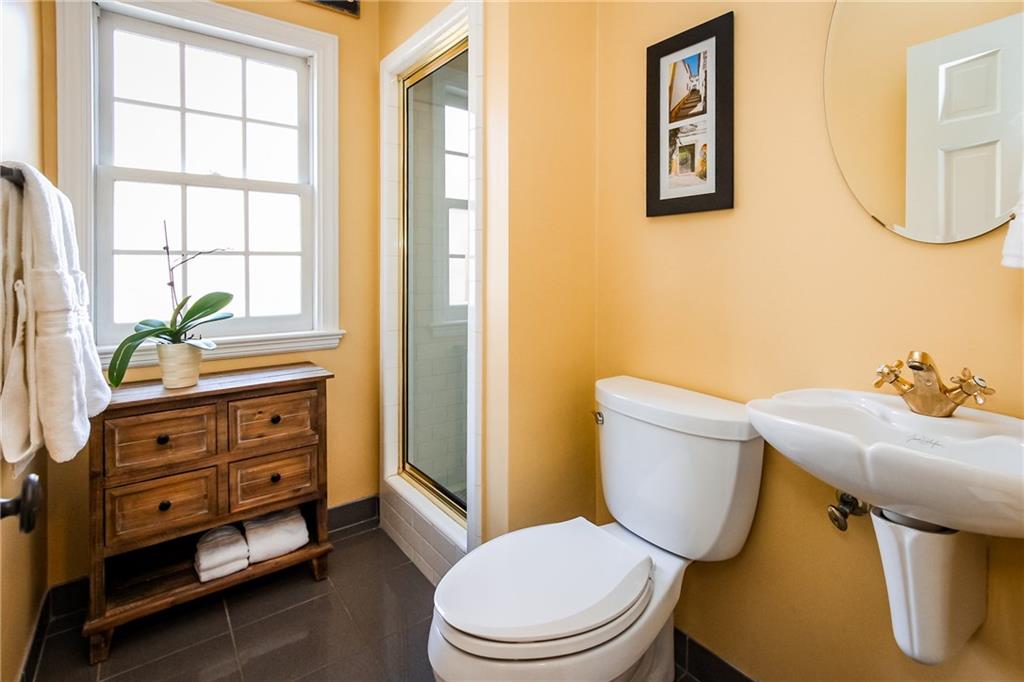 725 Valleyview Road Pittsburgh, PA 15243 - Photo 7 of 25 Gallery Image 7
